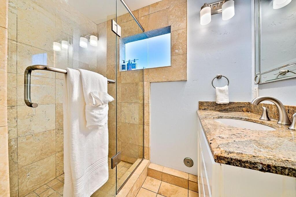 Stunning South Mission Home With Private Rooftop & Ocean Views! San Diego Exteriör bild